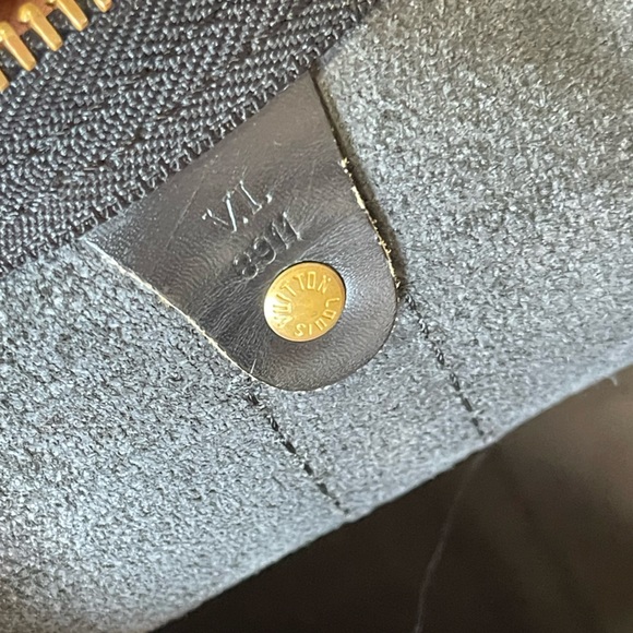 Louis Vuitton Black Epi Keepall 60 - Picture 11 of 12